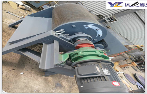 小型磁選機，小型磁選機廠家的優(yōu)質(zhì)服務(wù)是得到客戶認(rèn)可的_礦用小型磁選機廠家的優(yōu)質(zhì)服務(wù)是得到客戶認(rèn)可的_小型強磁滾筒磁選機