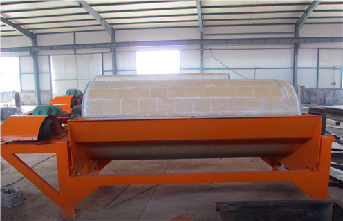 干粉磁選機，關(guān)注行業(yè)生產(chǎn)，干粉磁選機更適合市場使用，關(guān)注行業(yè)生產(chǎn)，干粉磁選機更適合市場使用磁場一般為多少_磁塊如何排列
