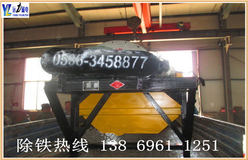 .ct永磁筒式磁選機參數(shù)一  　　濕式永磁筒式磁選機作為分離設(shè)備的不斷發(fā)展的結(jié)果可以提供一個完整的技術(shù),采礦及礦產(chǎn)行業(yè)的磁性濕分離.  　　2.ct永磁筒式磁選機參數(shù)二  　　產(chǎn)品型號和尺寸提供的濕式永磁磁選機尺寸的直徑,1200毫米和916毫米的長度可達3000毫米.三種基本的分隔設(shè)計可用于分選,粗加工和精加工/清潔應用.每種類型可以提供在單一的感光鼓或多個鼓燧巖或磁鐵礦階段,以及用于恢復密介質(zhì)中的磁介質(zhì)植物.  　　3.ct永磁筒式磁選機參數(shù)三  　　濕式永磁筒式磁選機在固定的磁軛是一個組件,鍶-鐵素體永久陶瓷磁鐵.旋轉(zhuǎn)滾筒可與可選的橡膠或不銹鋼蓋.磁通模式會匹配以獲得最佳性能的容器配置.濕磁分離器直徑916×300毫米,是916系列中最小的滿量分隔,主要用于工業(yè)試驗.分離器可交付并發(fā),逆流和反旋轉(zhuǎn)版本.實驗室使用的濕式永磁筒式磁選機磁場尺寸直徑600 x 285毫米和直徑.200×100毫米,適合于間歇或連續(xù)的測試.